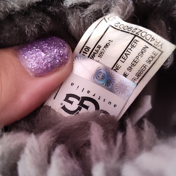 UGG SUEDE TALL BOOTS IN GREY 🩶 SIZE WOMANS 6 🩶 - Picture 9 of 12